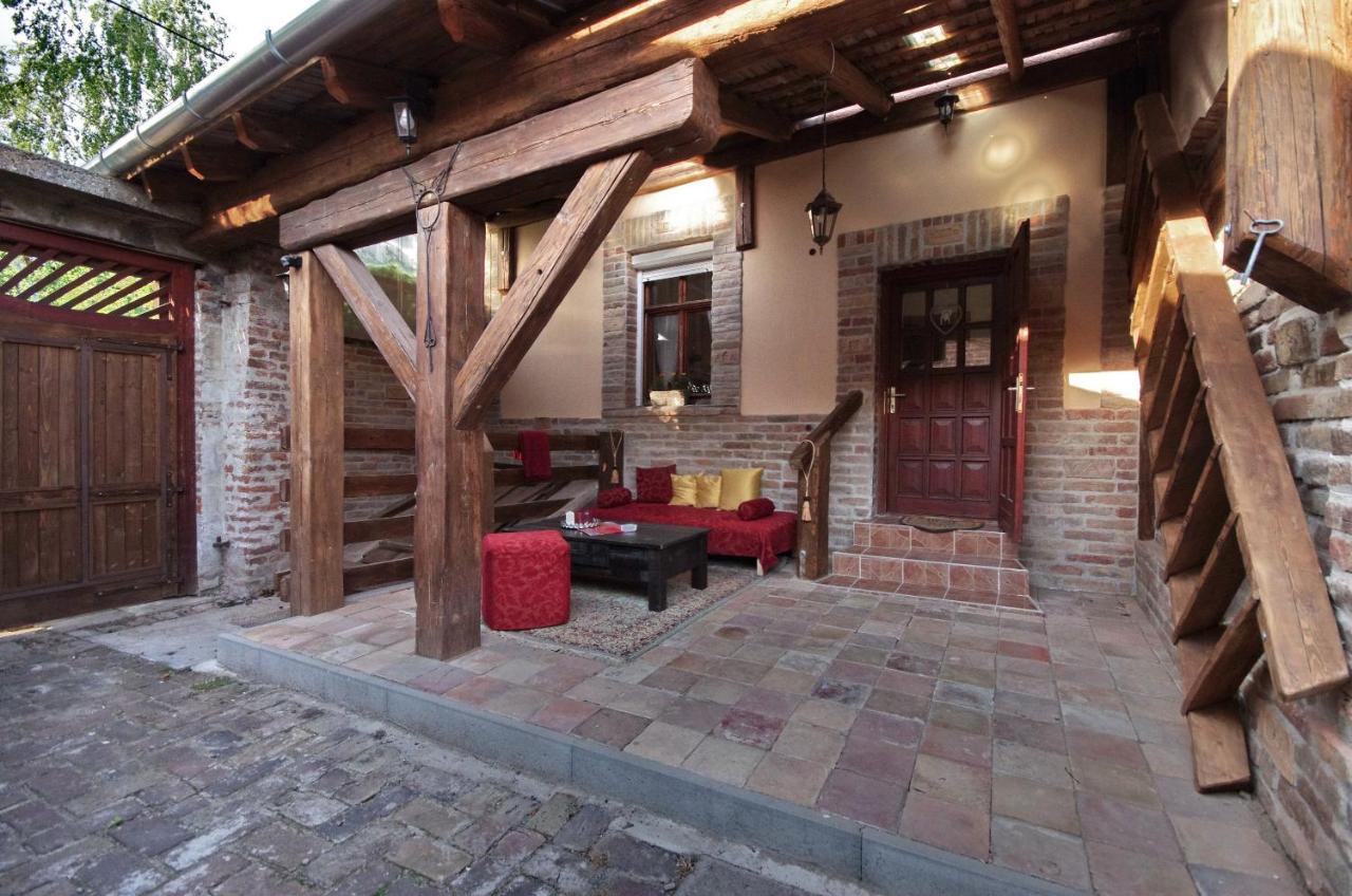 Villa Rusztika Gyula Bagian luar foto