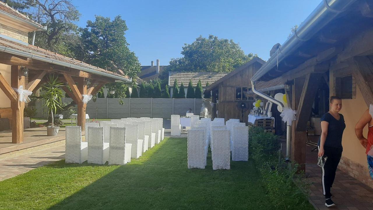 Villa Rusztika Gyula Bagian luar foto