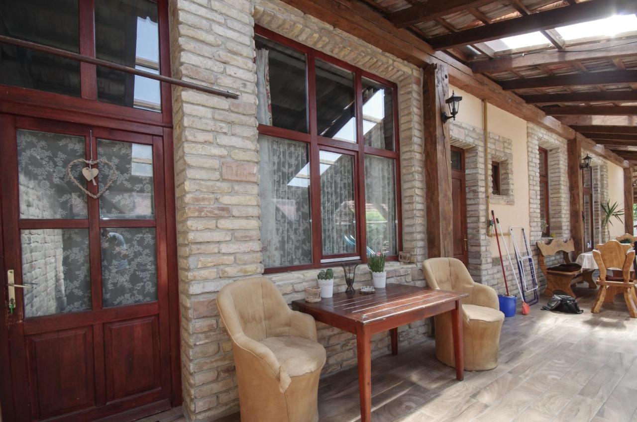 Villa Rusztika Gyula Bagian luar foto