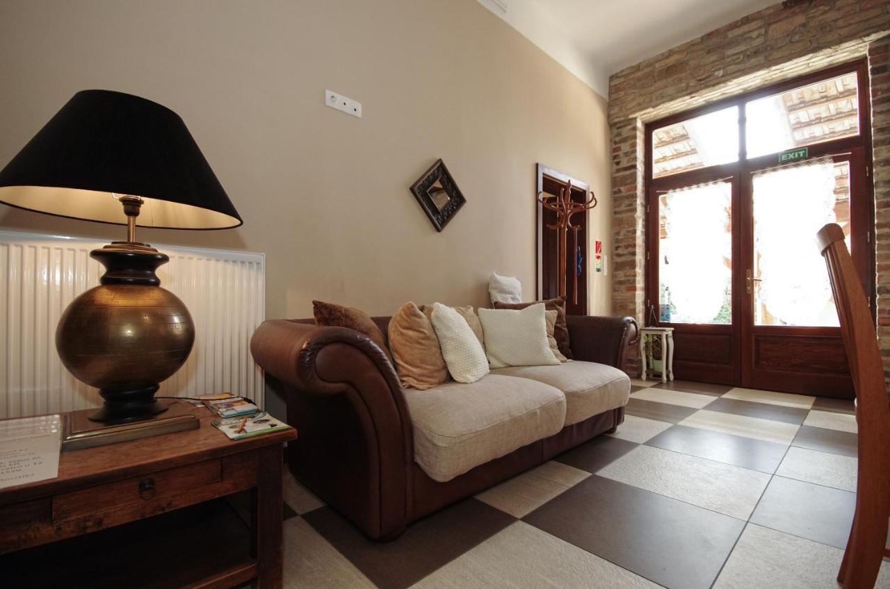 Villa Rusztika Gyula Bagian luar foto